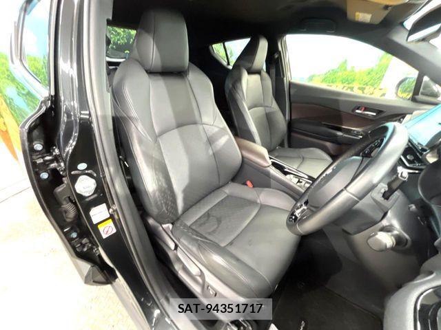 Toyota C-HR 2017-05 8335211-7