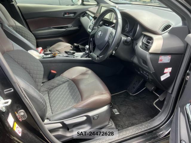 Toyota C-HR 2017-12 8354126-12