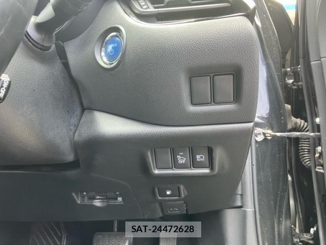 Toyota C-HR 2017-12 8354126-13