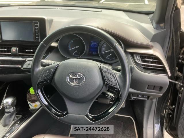 Toyota C-HR 2017-12 8354126-14