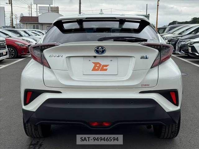 Toyota C-HR 2018-04 8354123-13