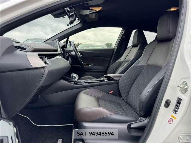 Toyota C-HR 2018-04 8354123-16