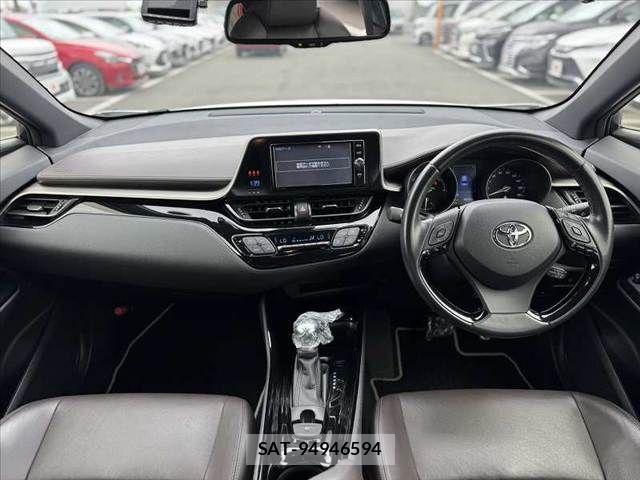 Toyota C-HR 2018-04 8354123-1