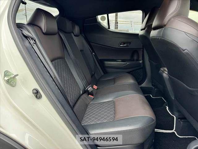 Toyota C-HR 2018-04 8354123-19