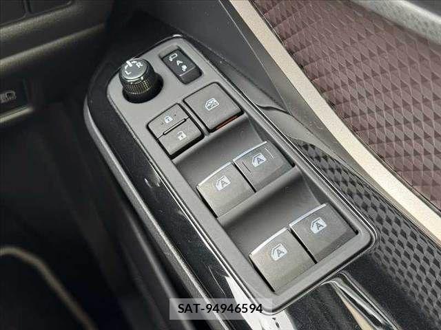 Toyota C-HR 2018-04 8354123-23