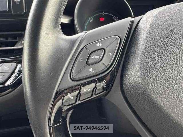Toyota C-HR 2018-04 8354123-27