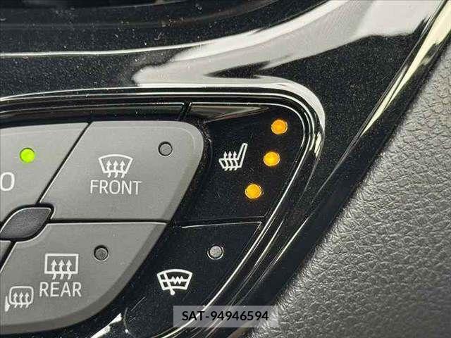 Toyota C-HR 2018-04 8354123-4