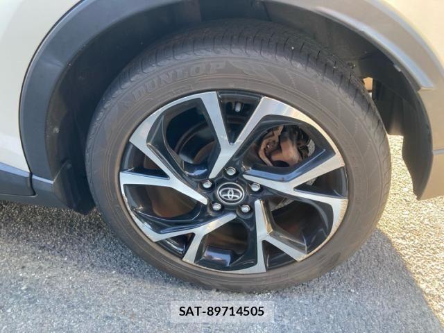 Toyota C-HR 2019-12 8354124-9
