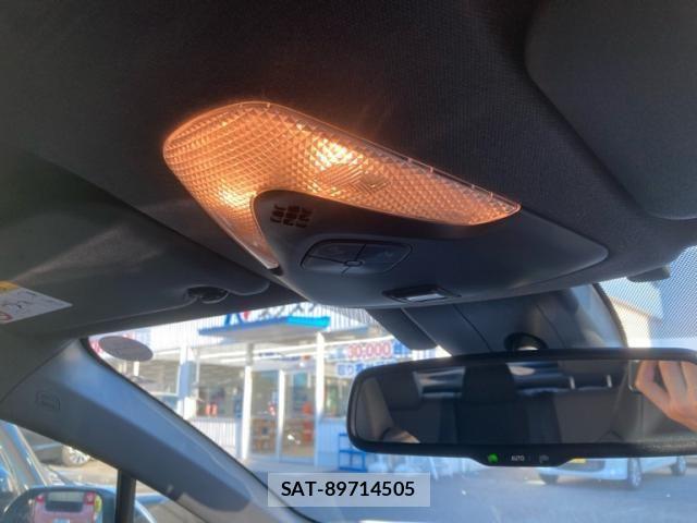 Toyota C-HR 2019-12 8354124-23