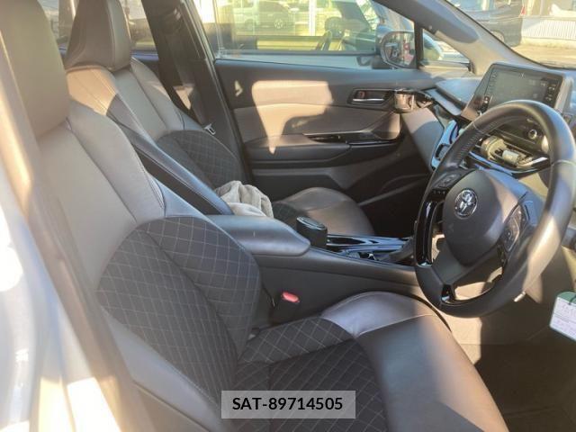 Toyota C-HR 2019-12 8354124-26