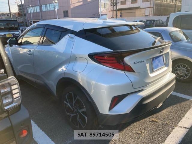 Toyota C-HR 2019-12 8354124-4