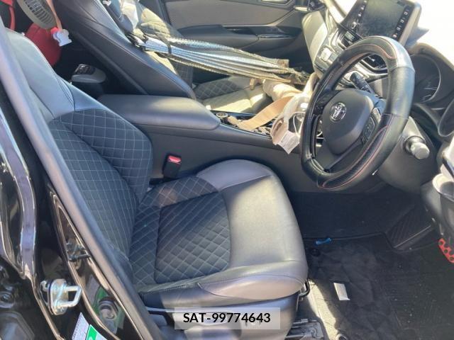 Toyota C-HR 2020-06 8354122-12