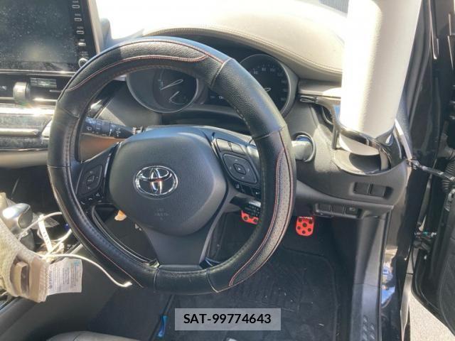 Toyota C-HR 2020-06 8354122-13