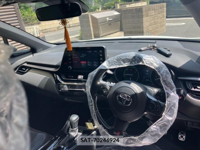 Toyota C-HR 2022-09 8365120-12
