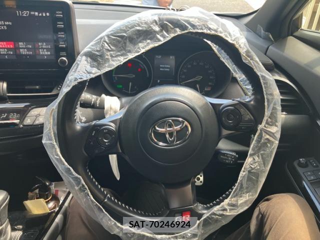 Toyota C-HR 2022-09 8365120-15