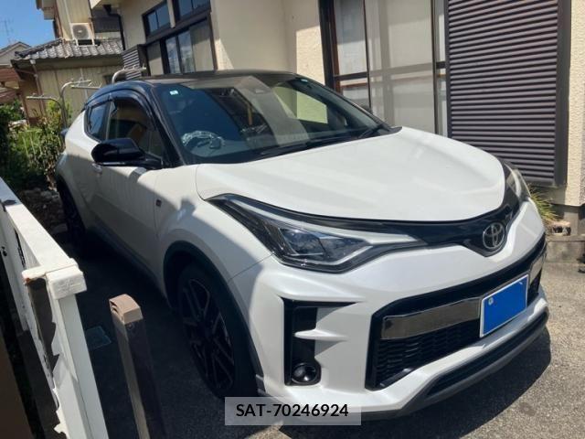 Toyota C-HR 2022-09 8365120-1