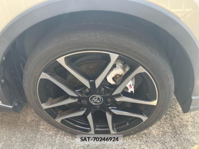Toyota C-HR 2022-09 8365120-4