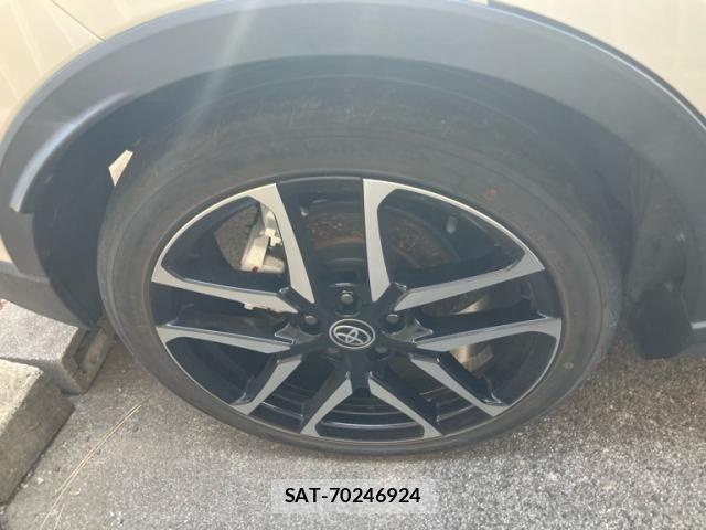 Toyota C-HR 2022-09 8365120-5