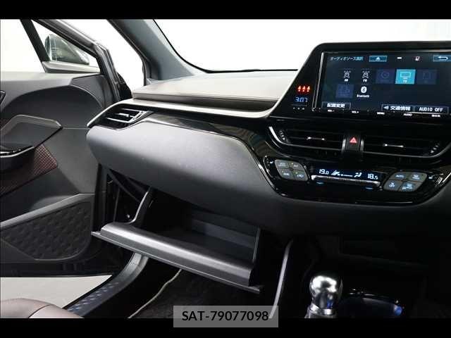 Toyota C-HR 2018-04 8365124-12
