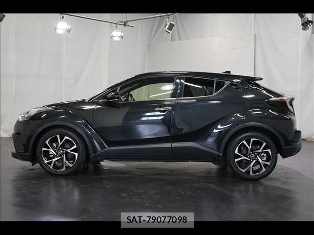 Toyota C-HR 2018-04 8365124-14
