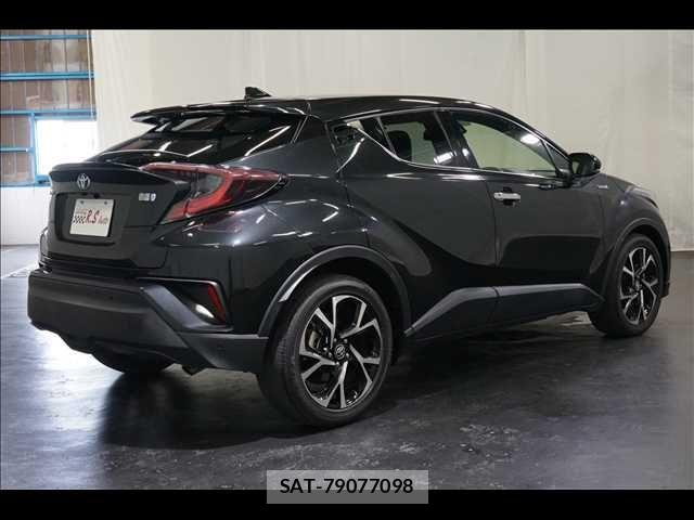 Toyota C-HR 2018-04 8365124-8