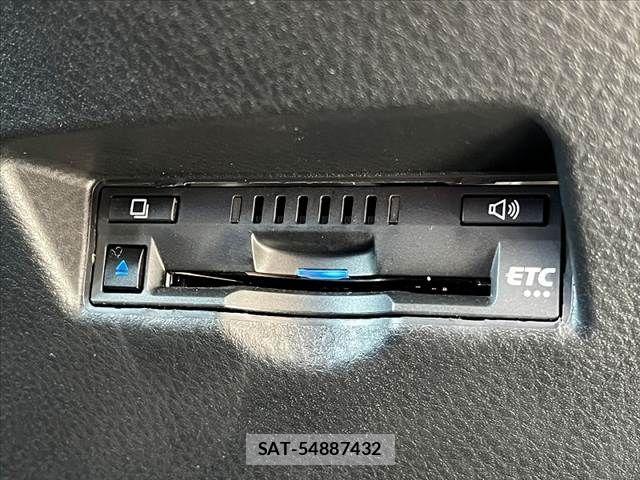 Toyota C-HR 2019-11 8365121-23