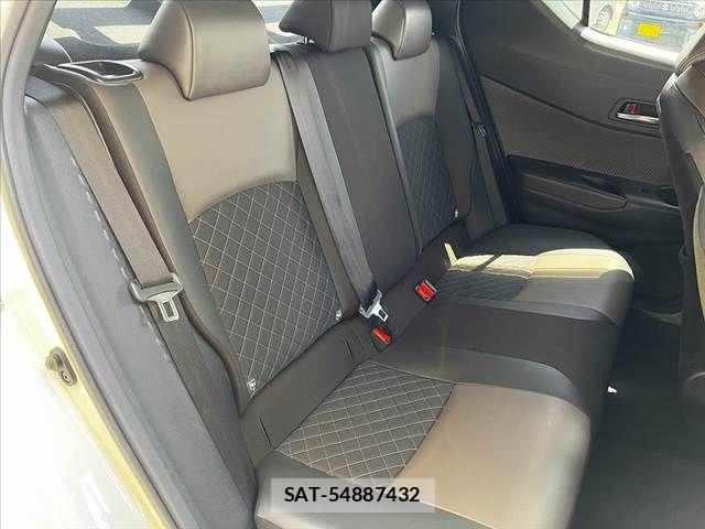 Toyota C-HR 2019-11 8365121-28