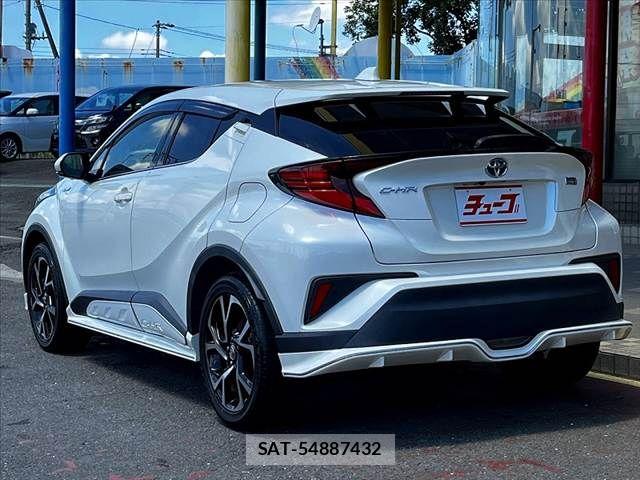 Toyota C-HR 2019-11 8365121-6