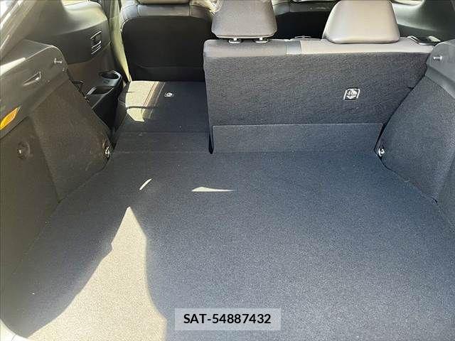 Toyota C-HR 2019-11 8365121-8