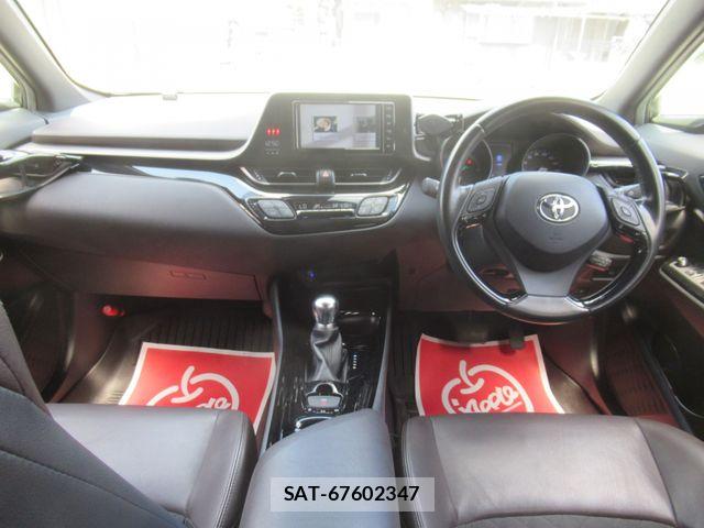 Toyota C-HR 2018-10 8365128-1