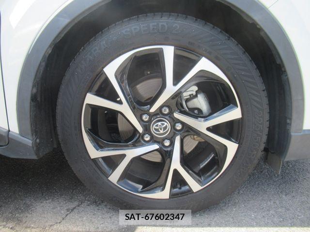Toyota C-HR 2018-10 8365128-24