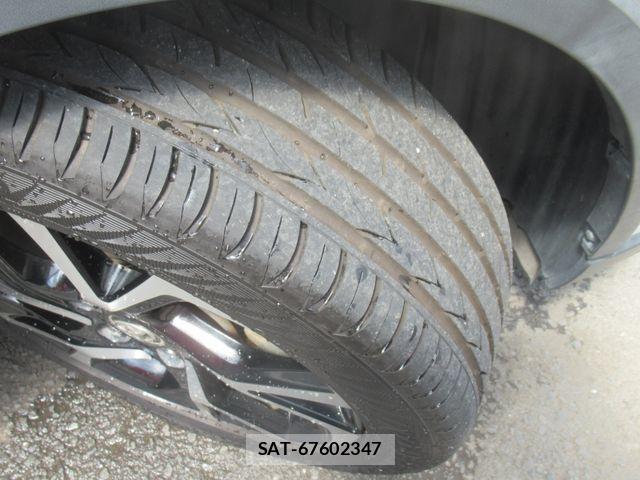 Toyota C-HR 2018-10 8365128-26