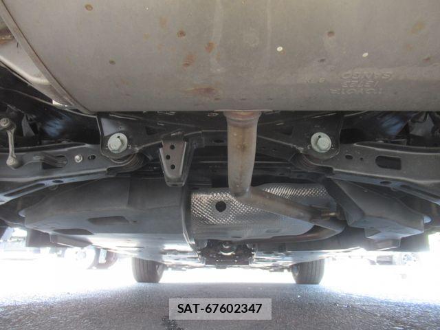 Toyota C-HR 2018-10 8365128-28