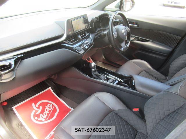 Toyota C-HR 2018-10 8365128-7