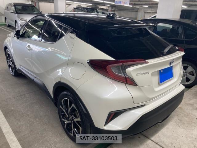 Toyota C-HR 2018-07 8365127-3