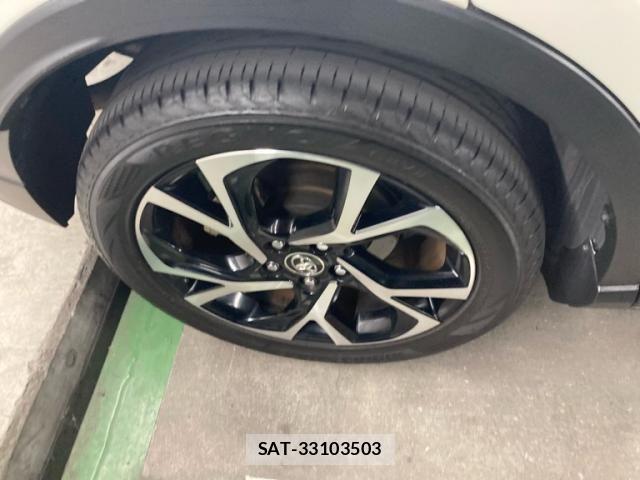 Toyota C-HR 2018-07 8365127-8