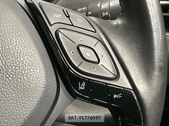 Toyota C-HR 2018-11 8365125-5