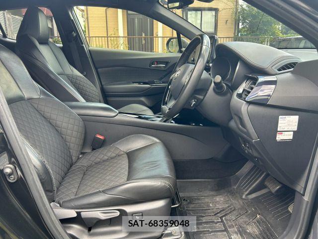 Toyota C-HR 2022-04 8365122-9
