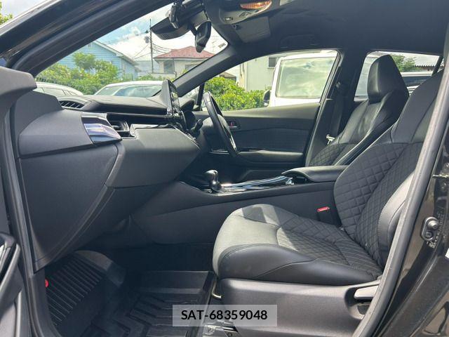 Toyota C-HR 2022-04 8365122-12
