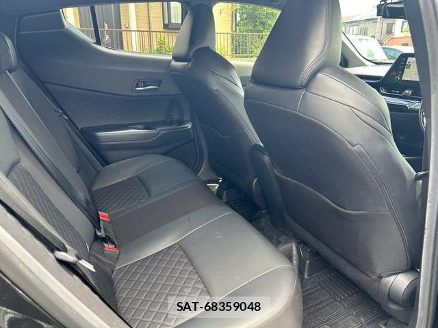 Toyota C-HR 2022-04 8365122-14