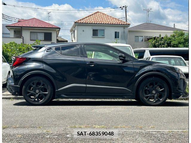 Toyota C-HR 2022-04 8365122-3