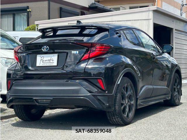 Toyota C-HR 2022-04 8365122-4