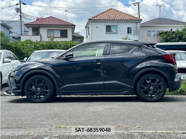 Toyota C-HR 2022-04 8365122-7