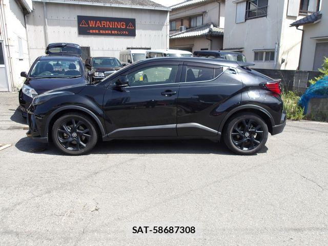 Toyota C-HR 2022-01 8365123-3