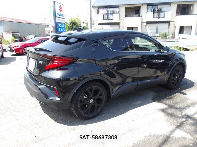 Toyota C-HR 2022-01 8365123-5
