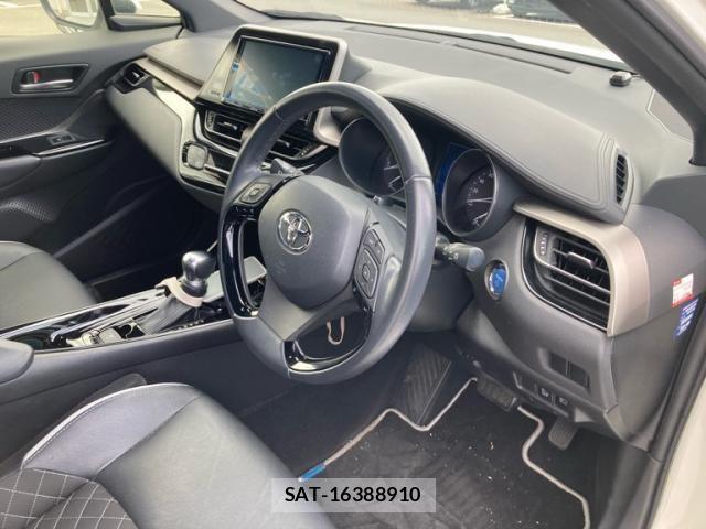 Toyota C-HR 2019-01 8371517-12