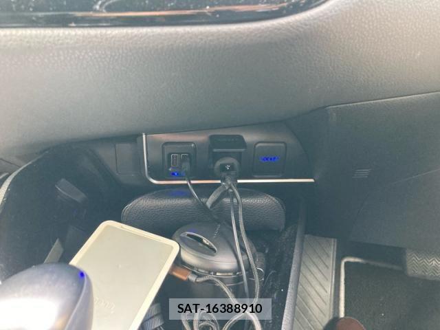 Toyota C-HR 2019-01 8371517-22
