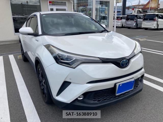 Toyota C-HR 2019-01 8371517-2