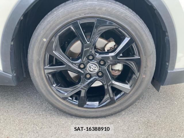 Toyota C-HR 2019-01 8371517-4