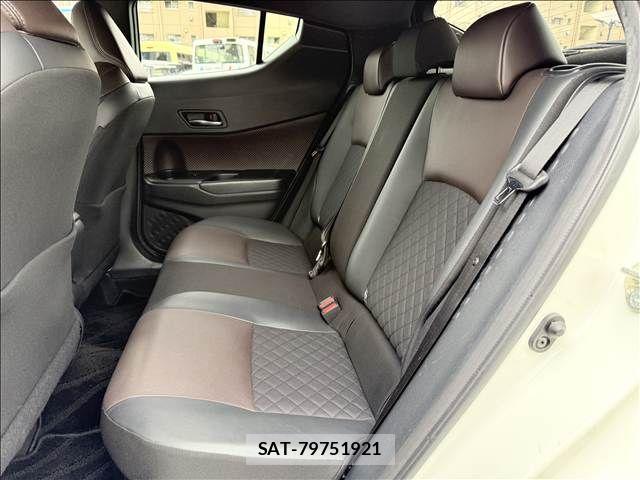 Toyota C-HR 2018-05 8371516-9